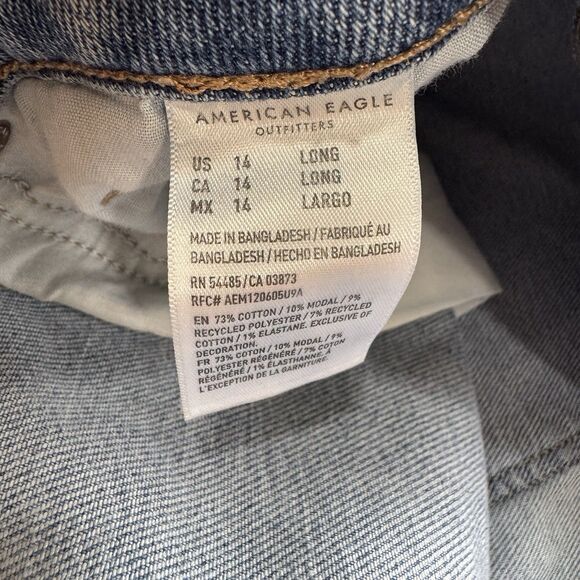 AE Stretch Mom Jeans Size 14 Long Medium Blue Wash Ripped High Waist Distressed - Picture 13 of 13
